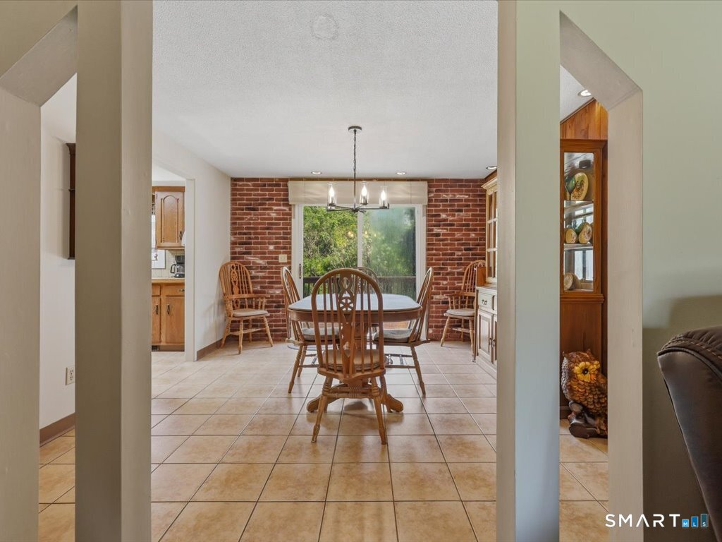 35 Dorchester Lane Branford CT 06405