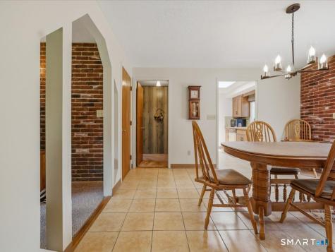 35 Dorchester Lane Branford CT 06405