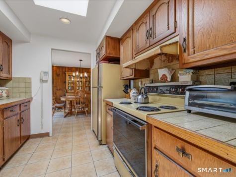35 Dorchester Lane Branford CT 06405
