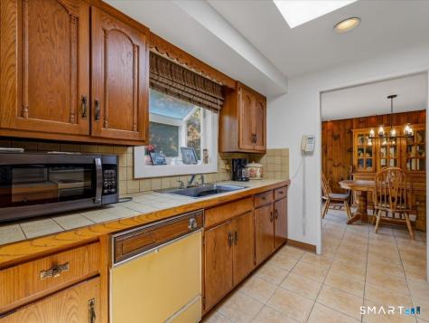 35 Dorchester Lane Branford CT 06405