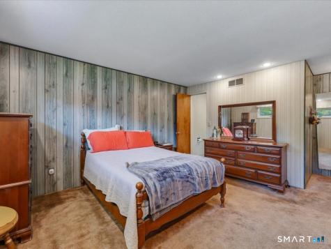35 Dorchester Lane Branford CT 06405