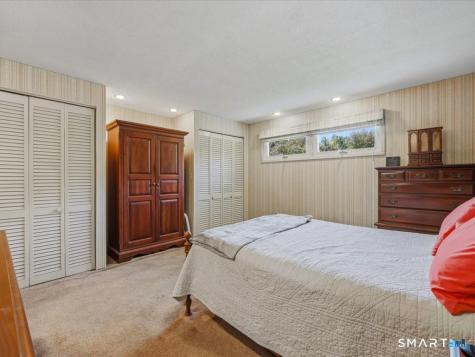 35 Dorchester Lane Branford CT 06405