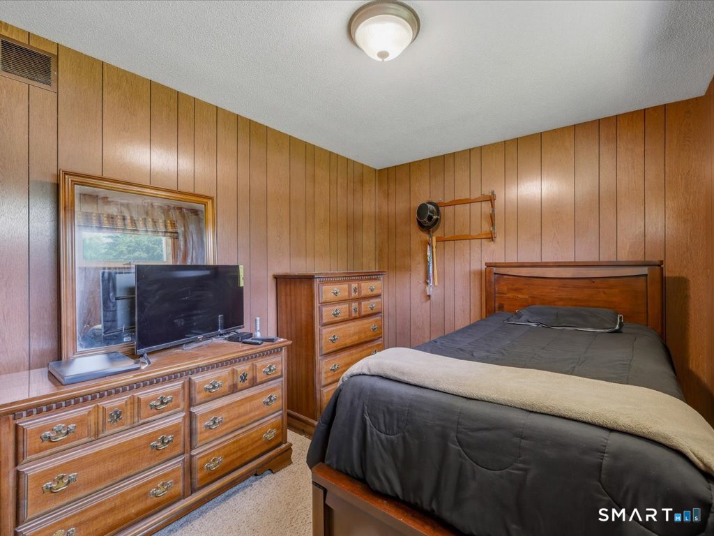 35 Dorchester Lane Branford CT 06405