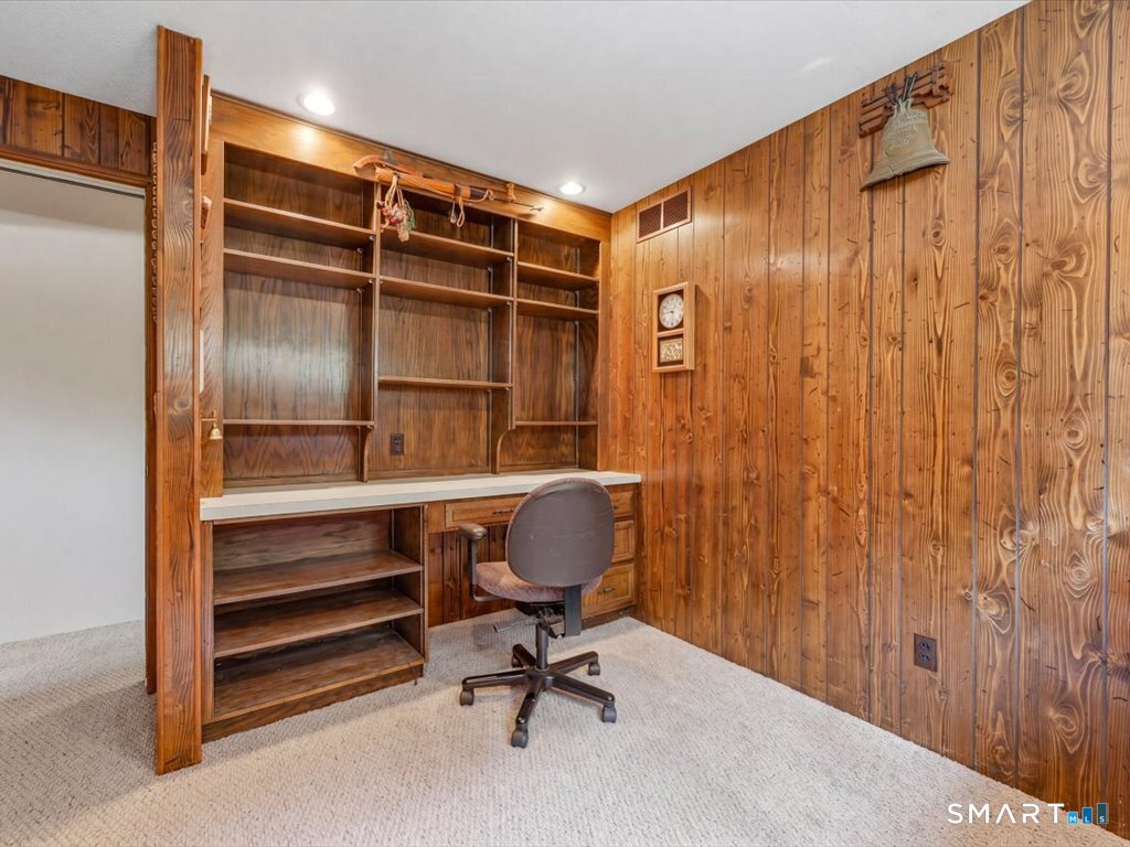 35 Dorchester Lane Branford CT 06405
