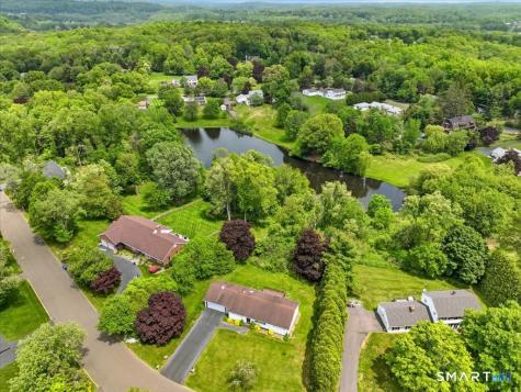 35 Dorchester Lane Branford CT 06405