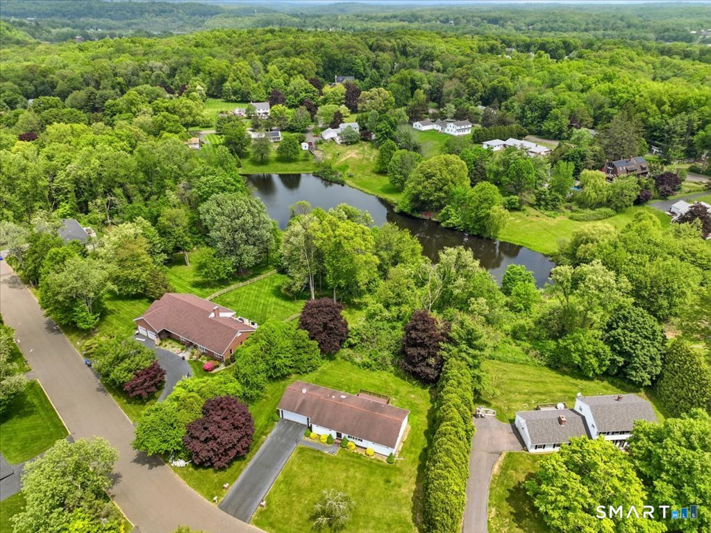 35 Dorchester Lane Branford CT 06405