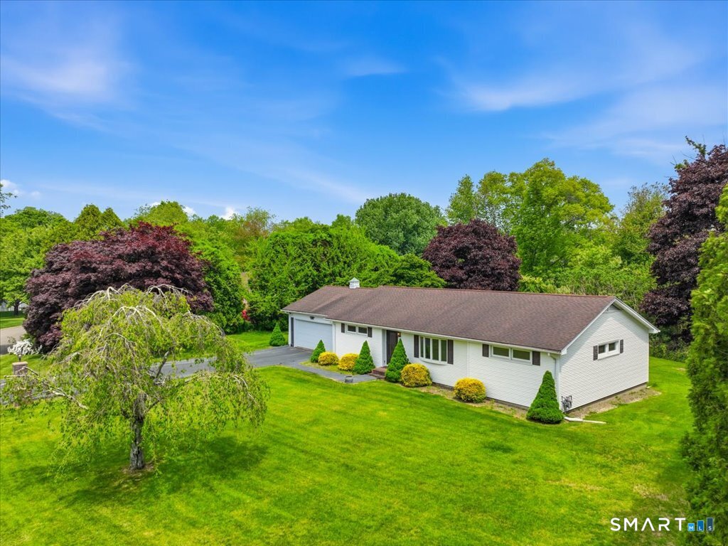 35 Dorchester Lane Branford CT 06405