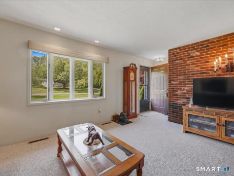 35 Dorchester Lane Branford CT 06405