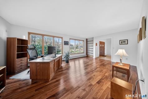 36 North Farms Road Avon CT 06001