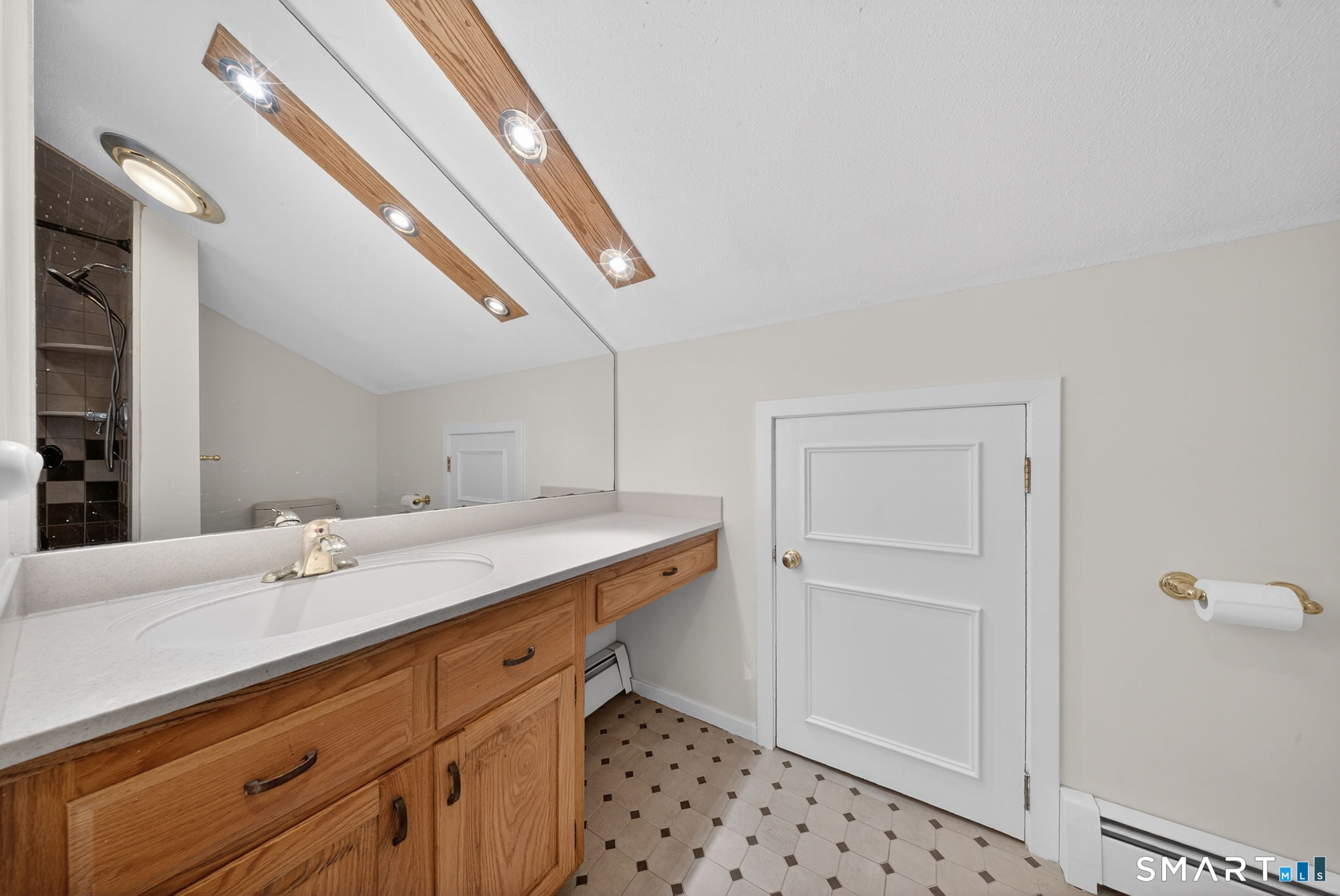 36 North Farms Road Avon CT 06001