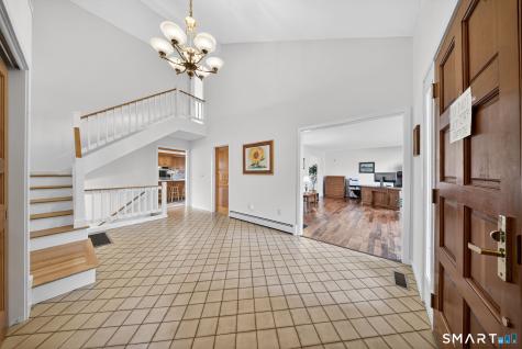 36 North Farms Road Avon CT 06001