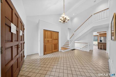 36 North Farms Road Avon CT 06001