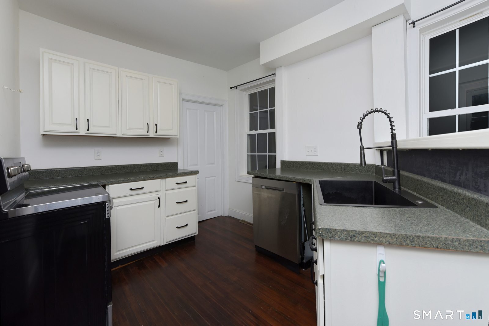 9 Wells Avenue East Hampton CT 06424