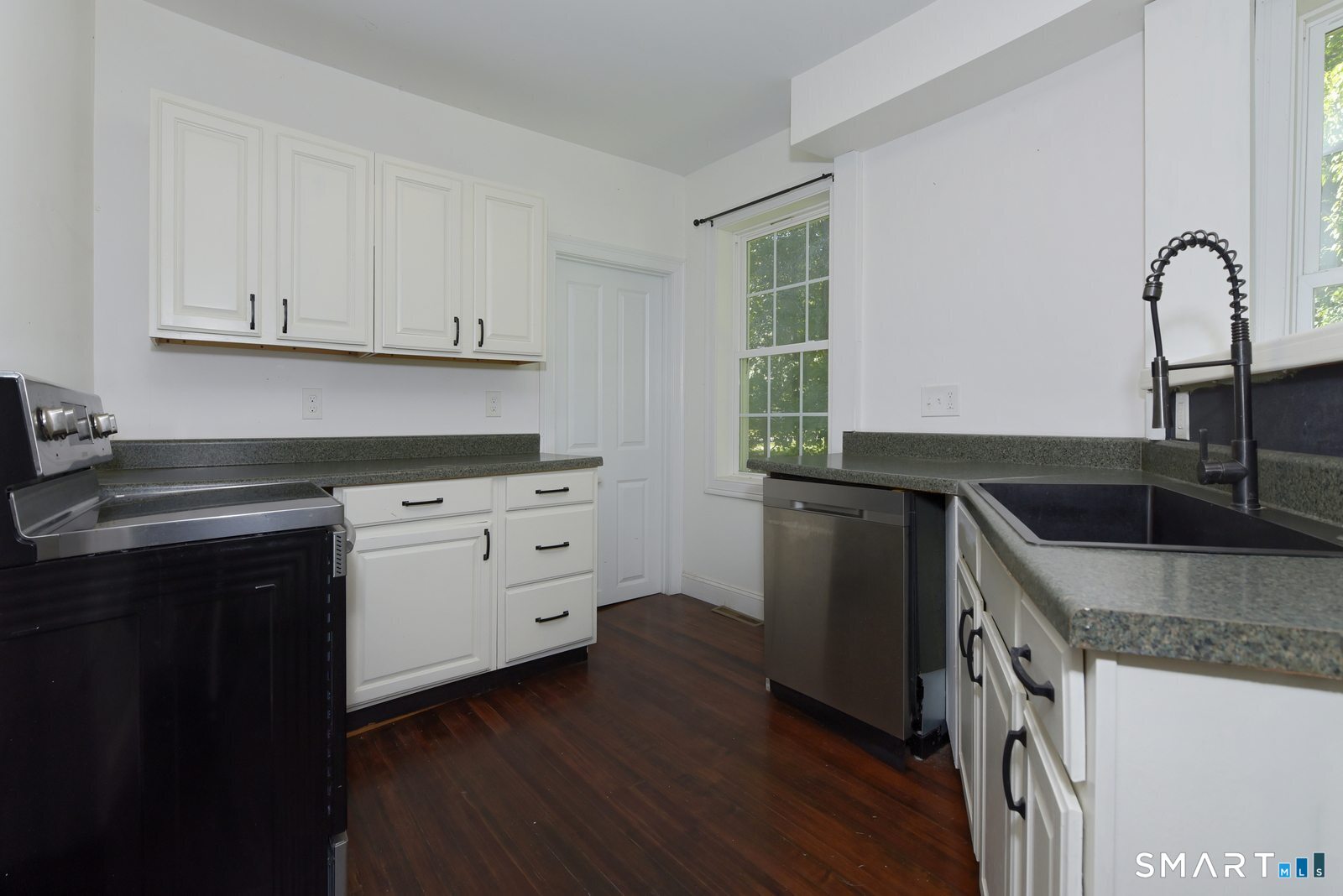 9 Wells Avenue East Hampton CT 06424