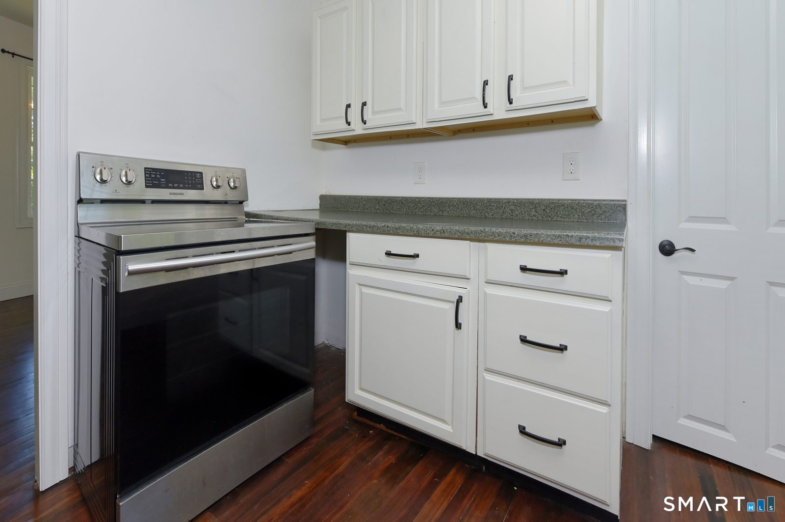 9 Wells Avenue East Hampton CT 06424