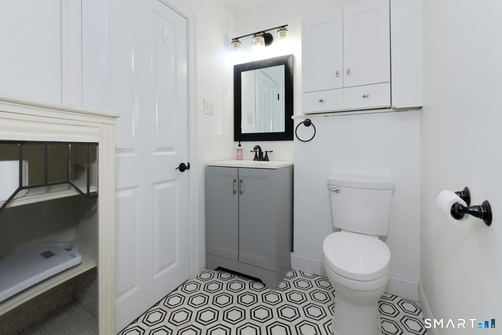 9 Wells Avenue East Hampton CT 06424