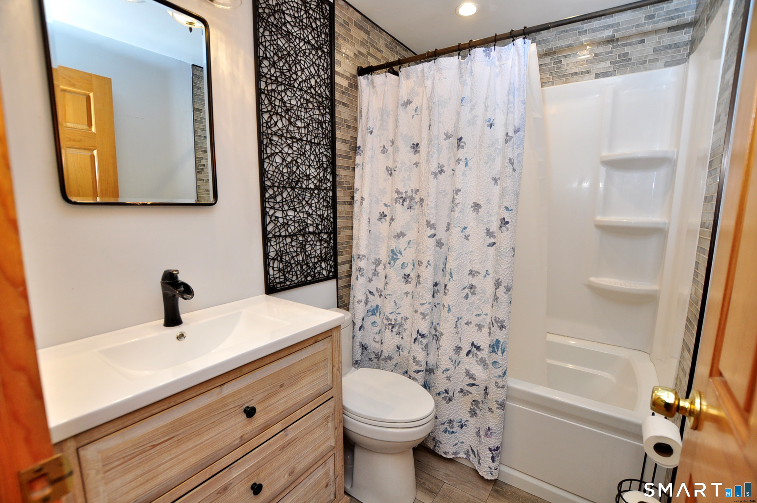 5 Maize Lane East Granby CT 06026