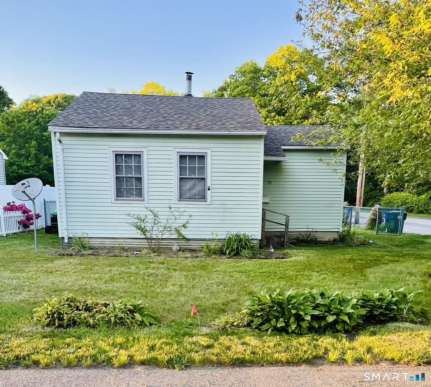 13 Midway Oval Groton CT 06340