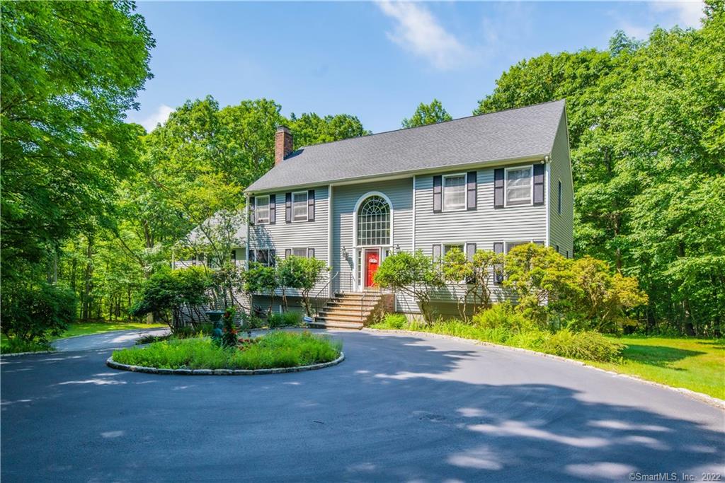 3 Cobblestone Lane Newtown CT 06470