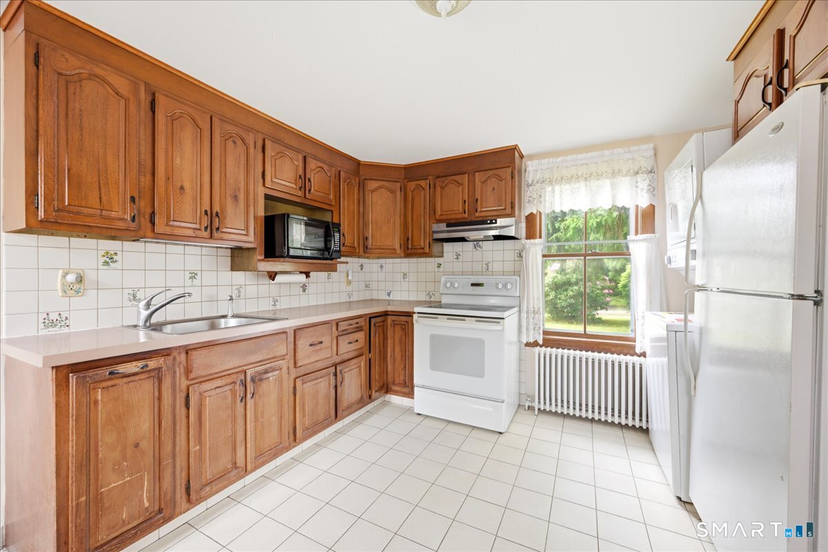 16 Main Street Essex CT 06442