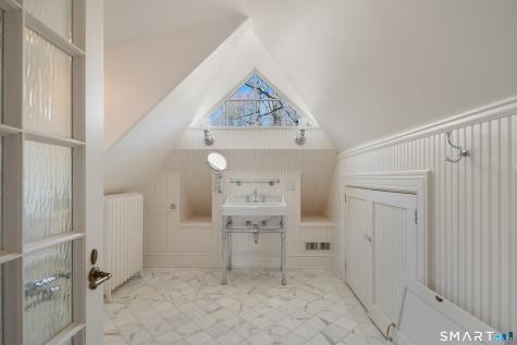 71 Saint Johns Place New Canaan CT 06840