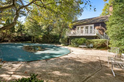 71 Saint Johns Place New Canaan CT 06840