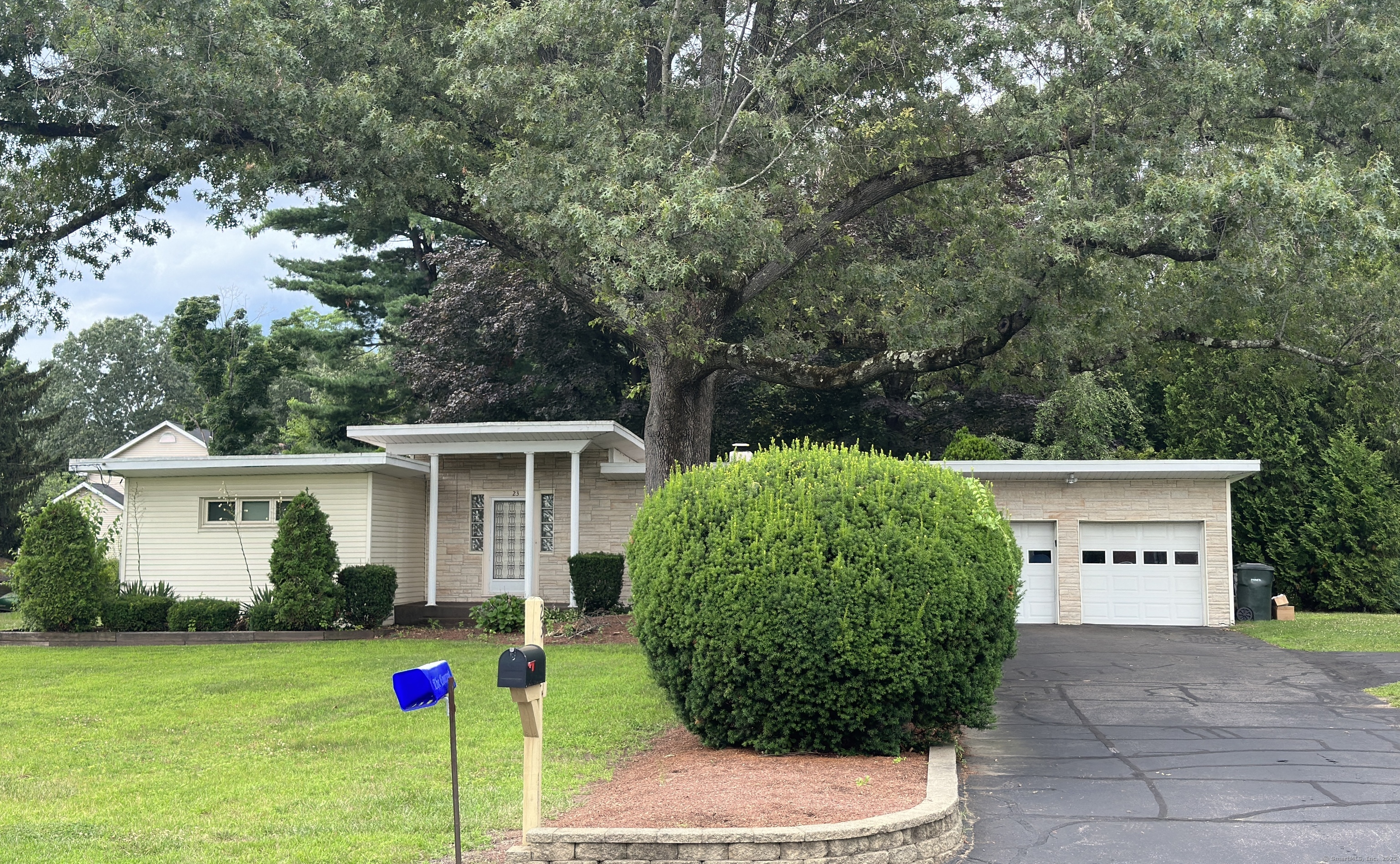 23 South Elm Street Windsor Locks CT 06096