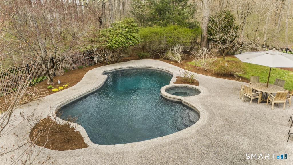 8 Maplewood Lane Wilton CT 06897