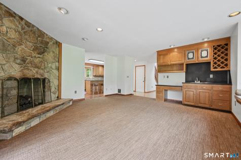 547 Simsbury Road Bloomfield CT 06002
