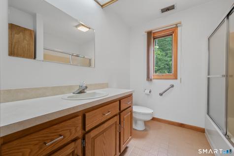 547 Simsbury Road Bloomfield CT 06002