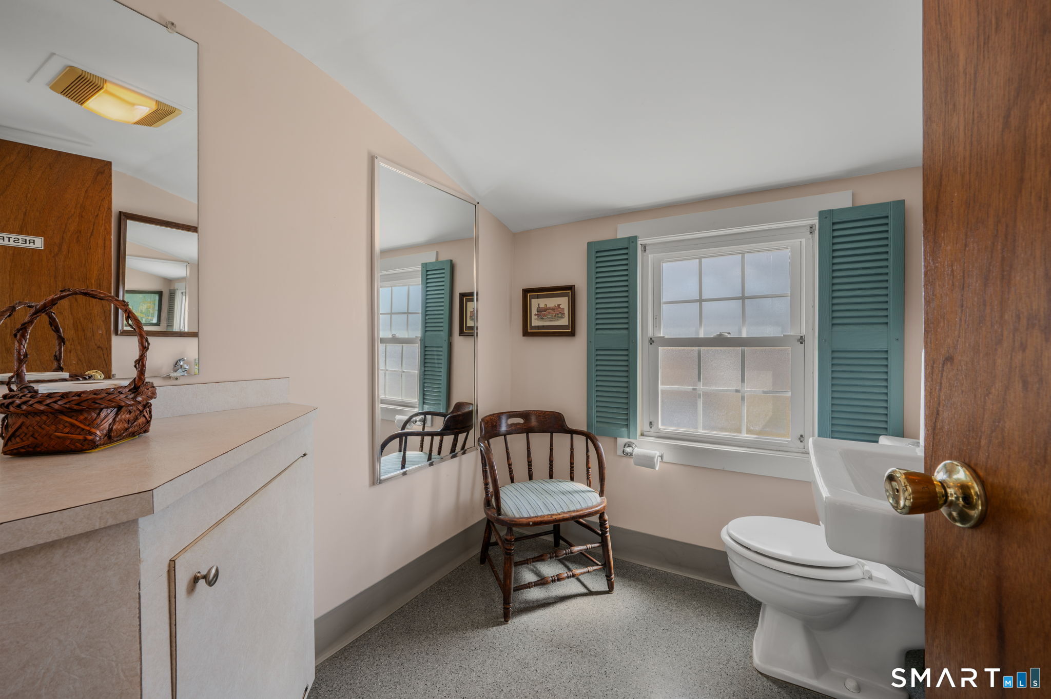 6 Hatch Street Stonington CT 06378