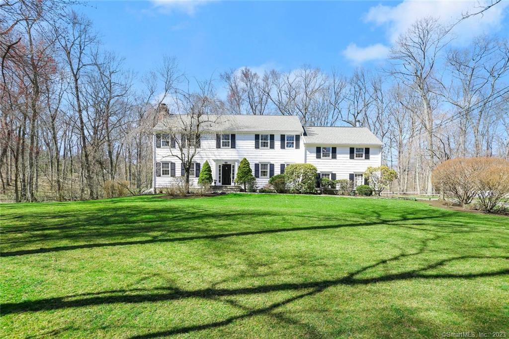 135 Braeburn Drive New Canaan CT 06840