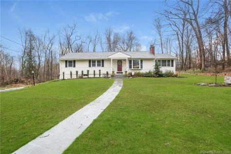 15 Powder Horn Hill Brookfield CT 06804