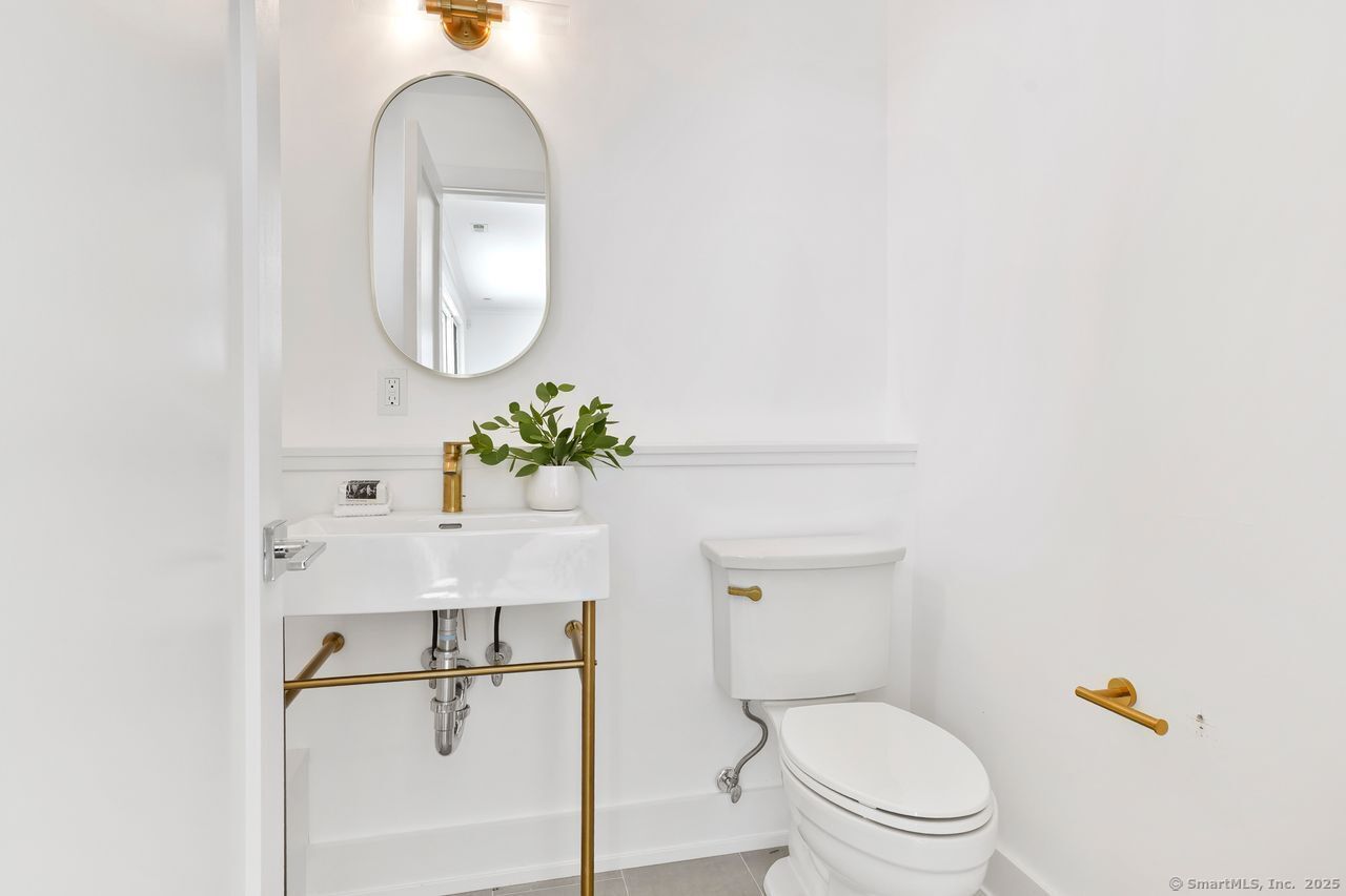 345 Reef Road Fairfield CT 06824