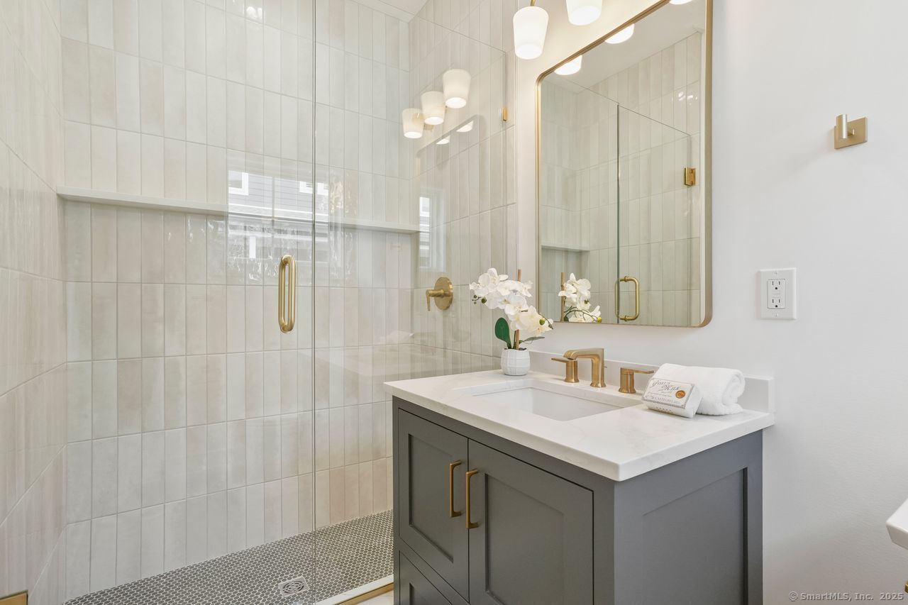 345 Reef Road Fairfield CT 06824