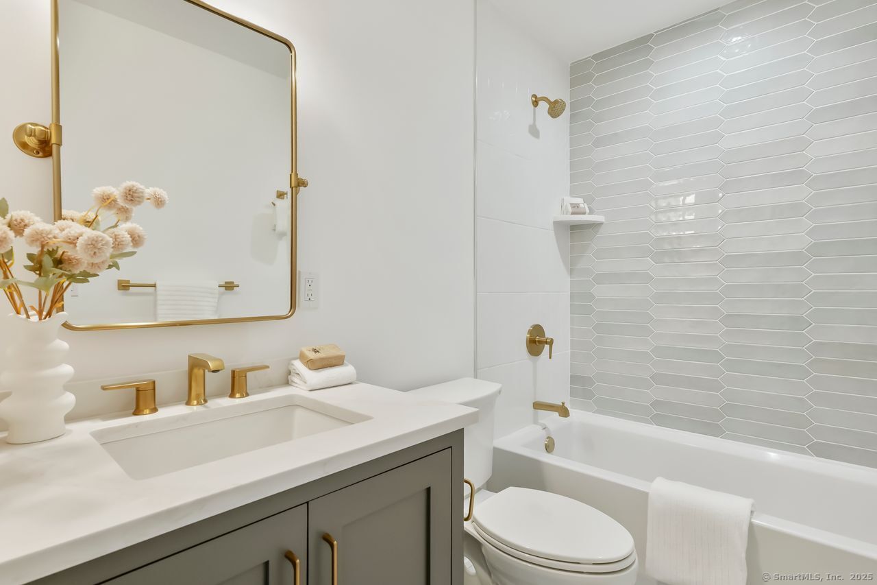 345 Reef Road Fairfield CT 06824