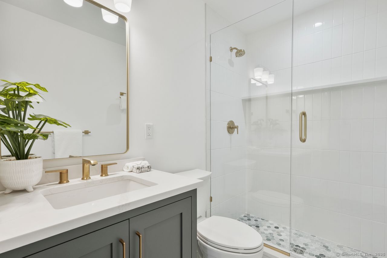 345 Reef Road Fairfield CT 06824