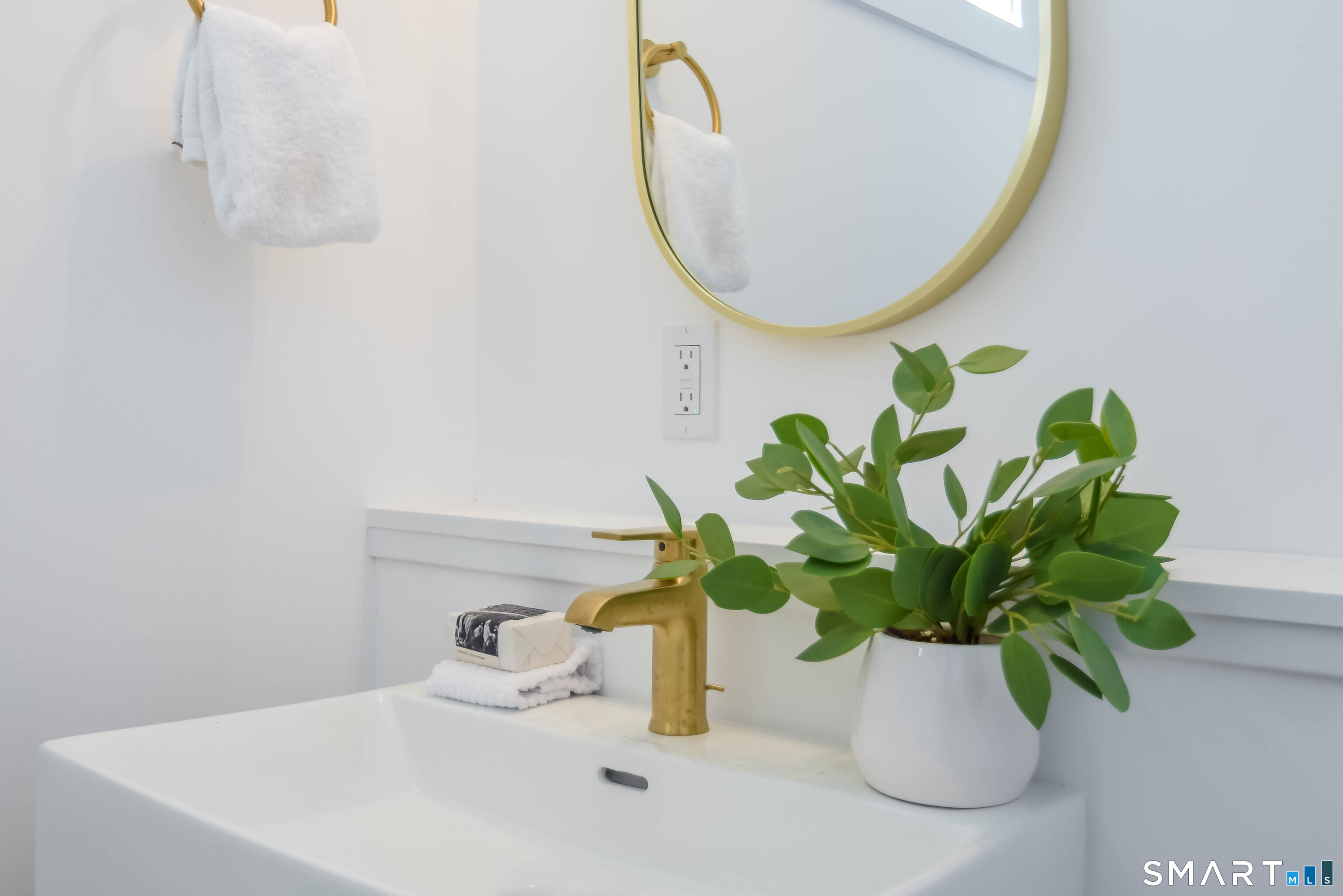 345 Reef Road Fairfield CT 06824