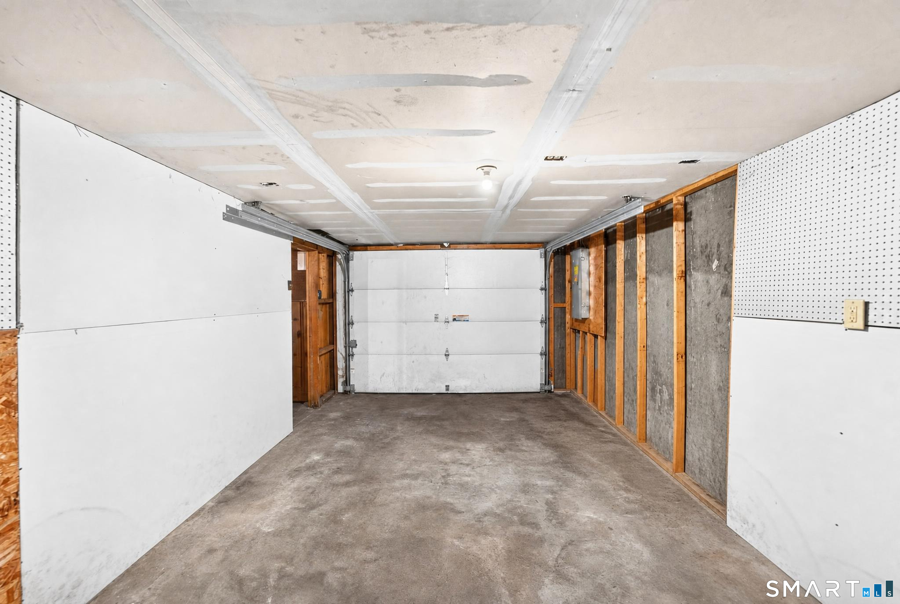 31 Dydo Drive Montville CT 06382