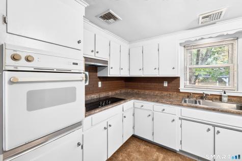 31 Dydo Drive Montville CT 06382