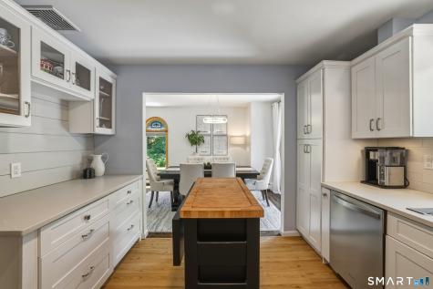 10 Albion Road New Fairfield CT 06812