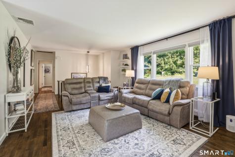 10 Albion Road New Fairfield CT 06812