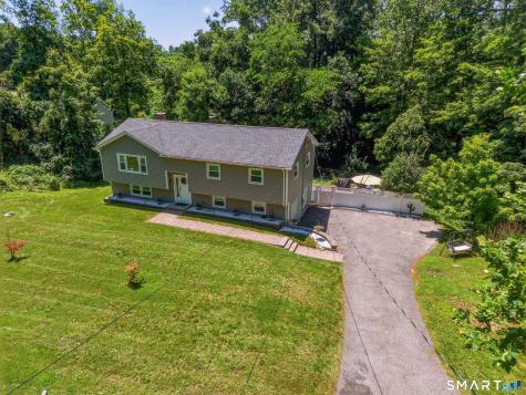 10 Albion Road New Fairfield CT 06812