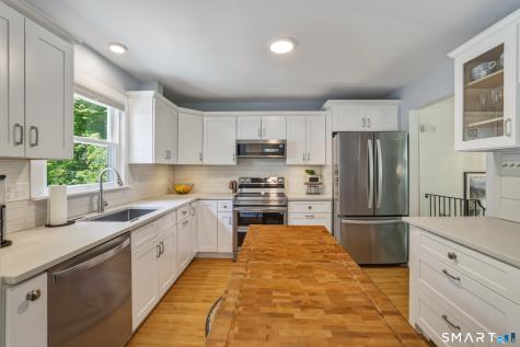 10 Albion Road New Fairfield CT 06812