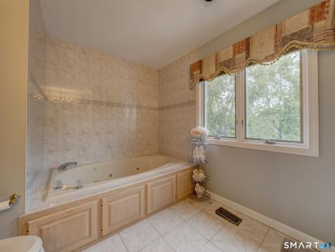 37 Skyview Terrace Manchester CT 06040