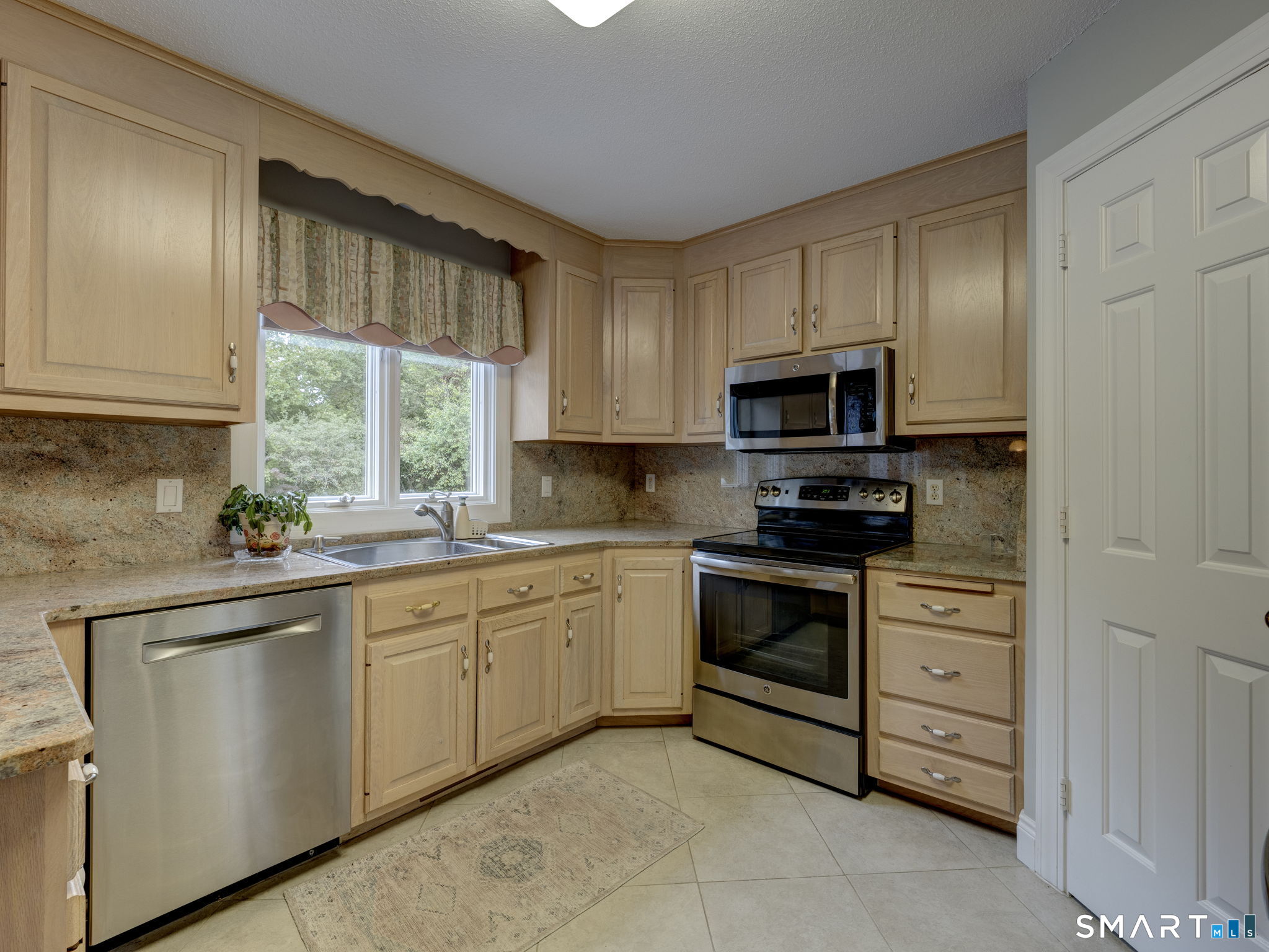 37 Skyview Terrace Manchester CT 06040