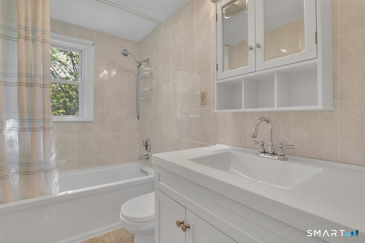 7 Mohawk Drive Farmington CT 06085