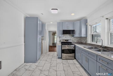 810 Briarwood Avenue Bridgeport CT 06604