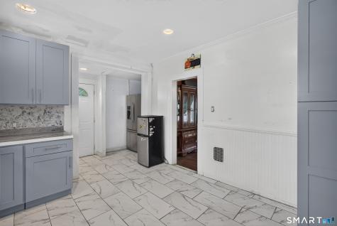 810 Briarwood Avenue Bridgeport CT 06604