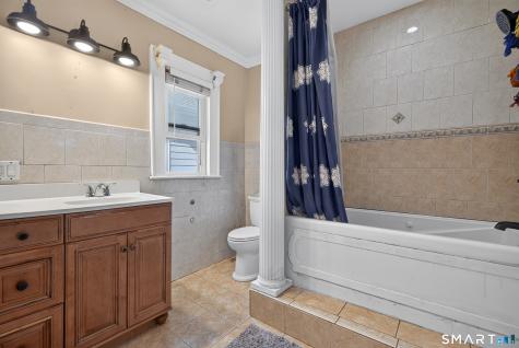 810 Briarwood Avenue Bridgeport CT 06604